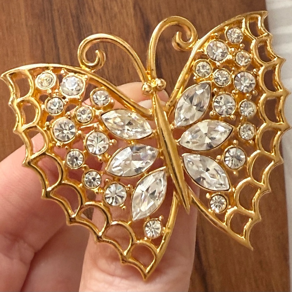 Reviere Butterfly Rhinestone Brooch Gold Tone Designer Pin Insect - Picture 3 of 6
